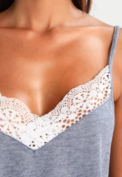 Anna Field SET - Nachtwäsche Set - Off-white/dark Blue -Trendgeschäft Für Modische Damenbekleidung 04e3d1816e4748b4a0e2b5863bfae2f9