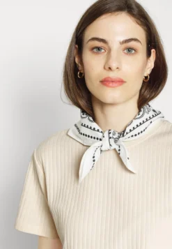 TOP SKIRT SET - Bleistiftrock - 003 - Off-white -Trendgeschäft Für Modische Damenbekleidung 17d77307363e48c6bd680b42cdfb7bf7