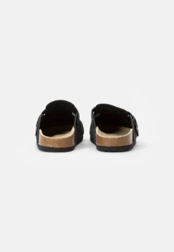 Pier One Pantolette Flach - Black 8 Pier One Pantolette Flach - Black -Trendgeschäft Für Modische Damenbekleidung 4d309a52050a4badb4012456e00dd92b