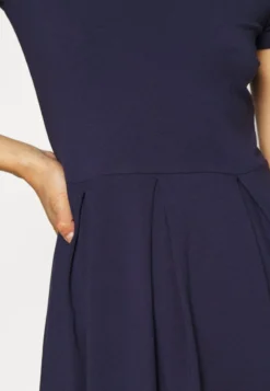 Anna Field Jerseykleid - Maritime Blue 11 Anna Field Jerseykleid - Maritime Blue -Trendgeschäft Für Modische Damenbekleidung 4ef5a5d7c6d945c285290230d80d1877