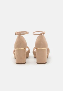 LEATHER - Plateausandalette - Beige 9 LEATHER - Plateausandalette - Beige -Trendgeschäft Für Modische Damenbekleidung 52f8e5a494d340bebd9ff3679e6ec16f