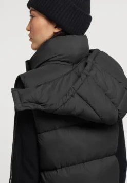 Khujo EDEN MATT - Weste - Schwarz -Trendgeschäft Für Modische Damenbekleidung 564ec85d83514245b8760d043d6c6cfd