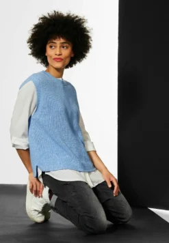 STREET ONE ÄRMELLOSER - Strickpullover - Blau 8 STREET ONE ÄRMELLOSER - Strickpullover - Blau -Trendgeschäft Für Modische Damenbekleidung 607b47929a4643dd888c81cad996f48b