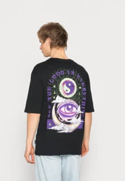 YOURTURN GOOD IN EVERYTHING GRAPHIC T-SHIRT UNISEX - T-Shirt Print - Black -Trendgeschäft Für Modische Damenbekleidung 8377ed20e29c42b49b3720afcb62c2a0 1