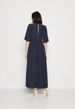 Marc O'Polo DRESS FEMININE SHAPE V NECK WING SLEEVES - Maxikleid - Deep Blue Sea 8 Marc O'Polo DRESS FEMININE SHAPE V NECK WING SLEEVES - Maxikleid - Deep Blue Sea -Trendgeschäft Für Modische Damenbekleidung 8e9a28195ad444f587d24dcfb8f51d8b
