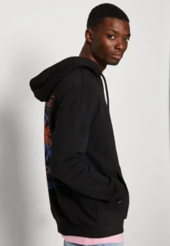 YOURTURN UNISEX - Sweatshirt - Black -Trendgeschäft Für Modische Damenbekleidung 95fb21b073174693bf2f20a835ee580d