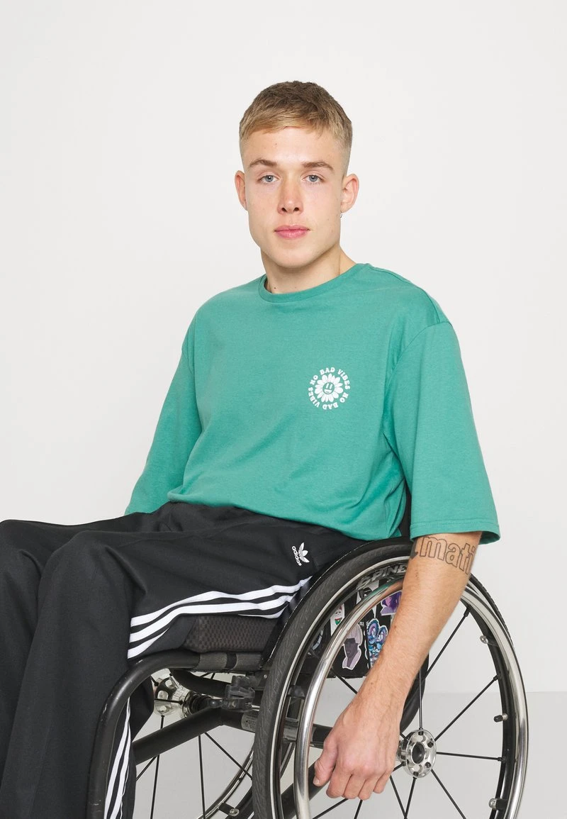 YOURTURN UNISEX - T-Shirt Print - Green 4 YOURTURN UNISEX - T-Shirt Print - Green – Bild 4