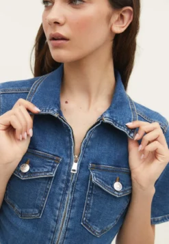 Stradivarius Jumpsuit - Dark Blue Denim 9 Stradivarius Jumpsuit - Dark Blue Denim -Trendgeschäft Für Modische Damenbekleidung c766608362e147428f4a4f54bf5ac3bc