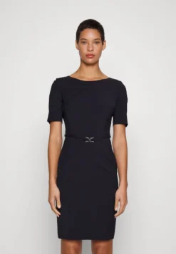 Boss DALEAH - Etuikleid - Dark Blue -Trendgeschäft Für Modische Damenbekleidung ed39042fd08f40b8ac3cffc82aca4ae9 1