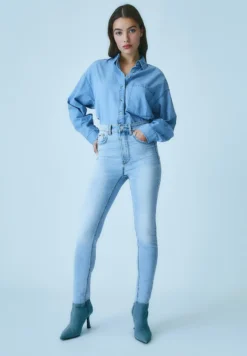 Stradivarius PUSH-UP - Jeans Skinny Fit - Light Blue Denim